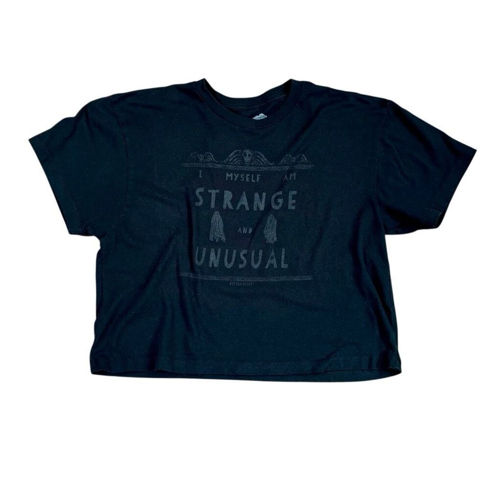 Beetlejuice "I Myself Am Strange and Unusual" Women's Black Short-Sleeve Cropped
